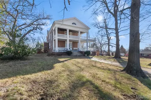 Other - 718 State St, Chester, IL 62233 photo 2 of 16