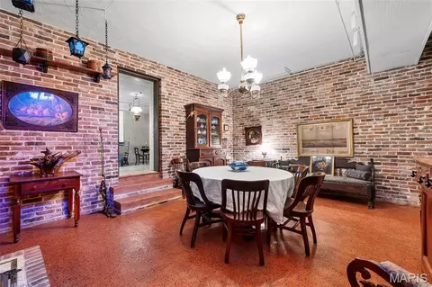 Dining - 718 State St, Chester, IL 62233 photo 5 of 7