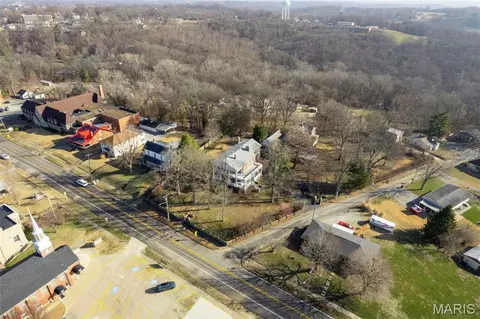 View/Area - 718 State St, Chester, IL 62233 photo 1 of 6