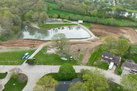 3 Ogle Ests, Columbia, IL 62236