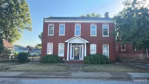 417 Jackson St, Saint Charles, MO 63301