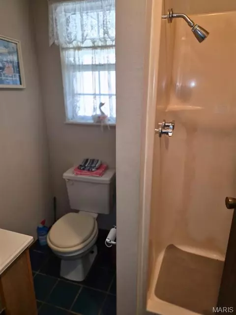 Bath - 308 N Mccune St, Pilot Knob, MO 63663 photo 1 of 3