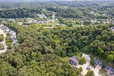 1110 Kiefer Creek Rd, Ballwin, MO 63021 photo 11