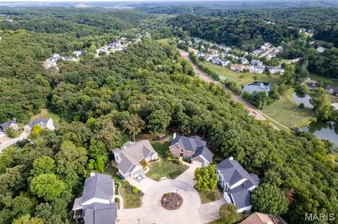 1110 Kiefer Creek Rd, Ballwin, MO 63021 photo 9