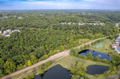 1110 Kiefer Creek Rd, Ballwin, MO 63021 photo 7