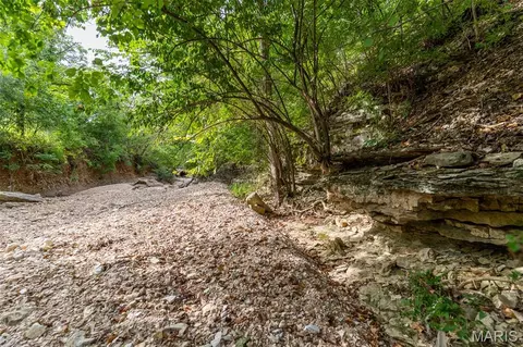 1110 Kiefer Creek Rd, Ballwin, MO 63021 photo 23