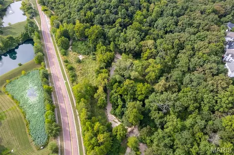 1110 Kiefer Creek Rd, Ballwin, MO 63021 photo 14