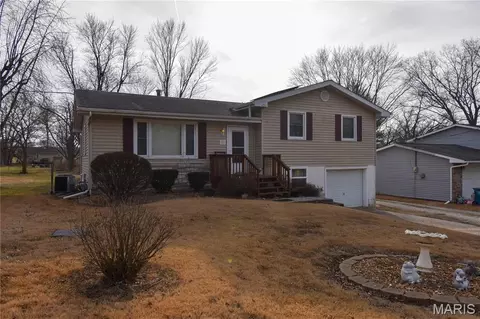 927 W Corbin St, Bethalto, IL 62010