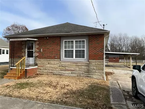 312 School St, Wilsonville, IL 62093
