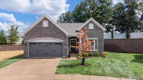 107 Quail Bluff Ct, Wentzville, MO 63385