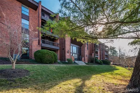539 Coeur De Royale Dr #307, Creve Coeur, MO 63141