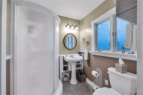 Bath - 409 Schiller St, Hermann, MO 65041 photo 2 of 2