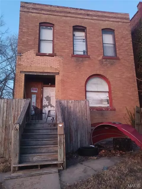 6151 Suburban Ave, Saint Louis, MO 63133