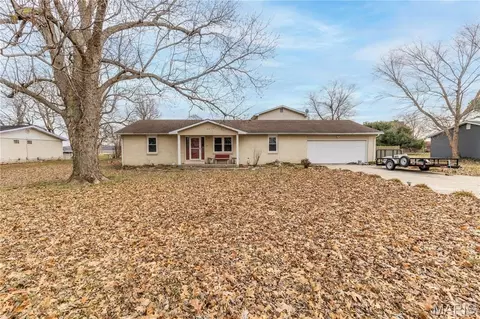 216 Sherrie Dr, Sikeston, MO 63801