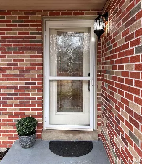 Entry Way - 1208 Apache St, Jackson, MO 63755 photo 1 of 3