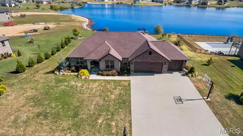 430 Lakeview Xing, Cape Girardeau, MO 63701