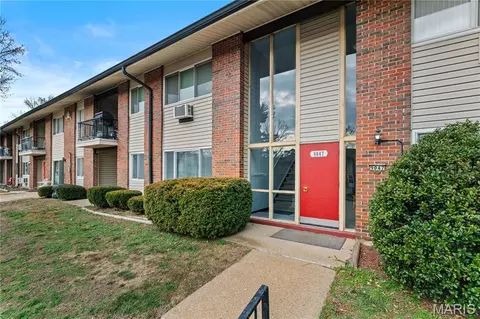 9047 Villaridge Ct #A, Saint Louis, MO 63123