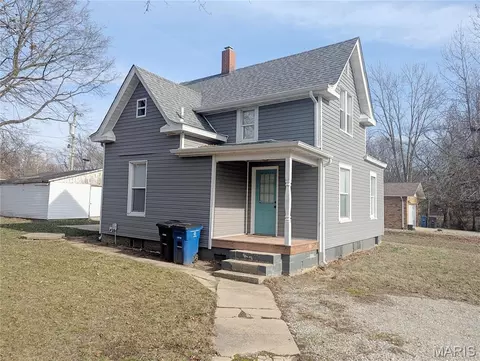 1011 E Main St, Greenville, IL 62246
