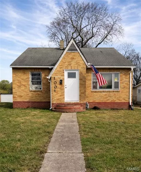 1004 S 25th St, Mount Vernon, IL 62864