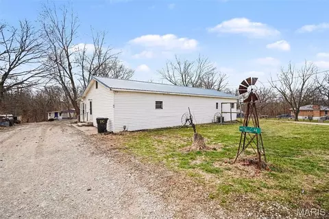 Exterior - 64 Mocking Bird Ln, Hawk Point, MO 63349 photo 5 of 12