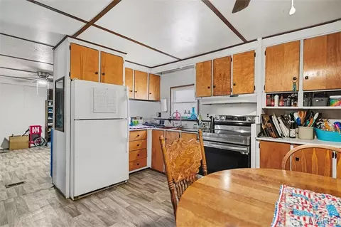 Kitchen - 64 Mocking Bird Ln, Hawk Point, MO 63349 photo 2 of 2