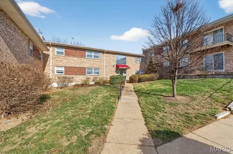10391 Forest Brook Ln #C, Saint Louis, MO 63146
