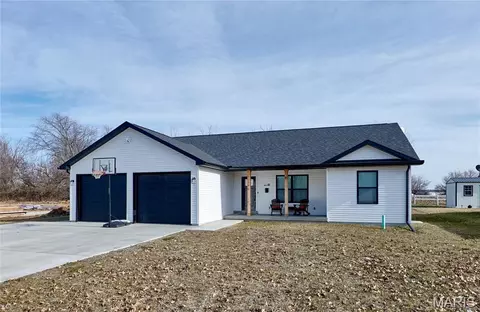 501 Gaw Ct, Bowling Green, MO 63334