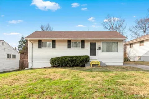 123 Grampian Rd, Saint Louis, MO 63137