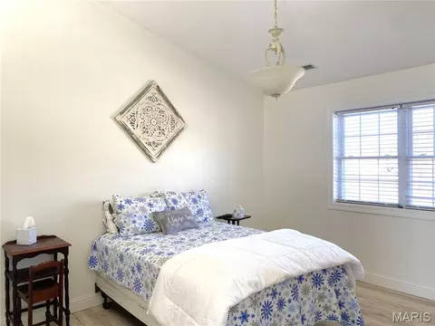 Bedroom - 2204 Stonebrook, Dexter, MO 63841 photo 3 of 3