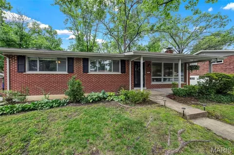 634 Rayburn Ave, Saint Louis, MO 63126