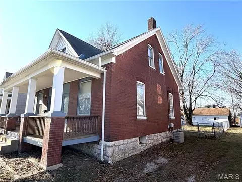 Exterior - 725 Lee, Belleville, IL 62221 photo 2 of 7