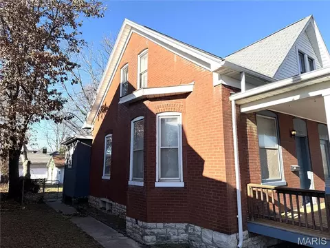 Exterior - 725 Lee, Belleville, IL 62221 photo 1 of 7