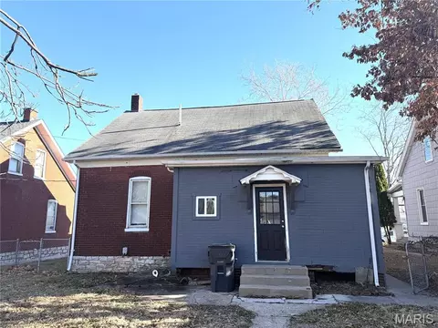 Exterior - 725 Lee, Belleville, IL 62221 photo 4 of 7