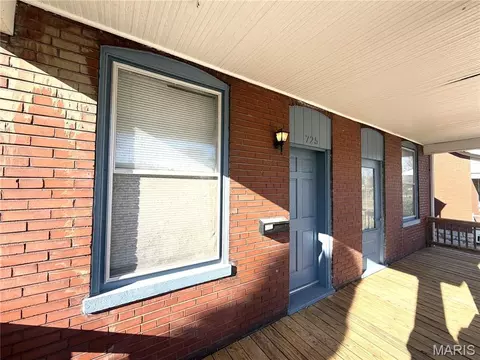 Exterior - 725 Lee, Belleville, IL 62221 photo 3 of 7