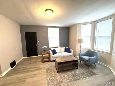 Living - 725 Lee, Belleville, IL 62221 photo 2 of 2