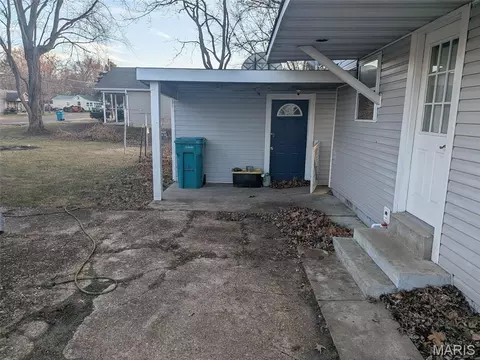Exterior - 812 Raymond St, Sullivan, MO 63080 photo 2 of 3