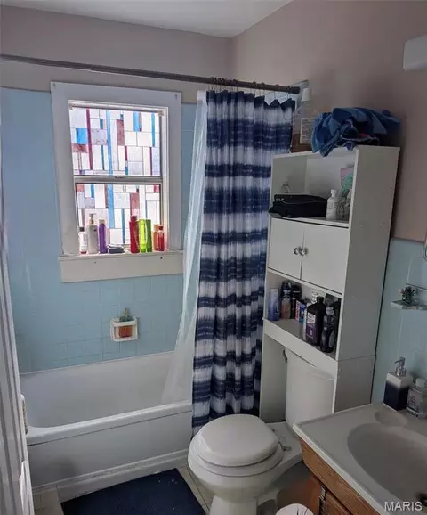 Bath - 812 Raymond St, Sullivan, MO 63080 photo 1 of 1