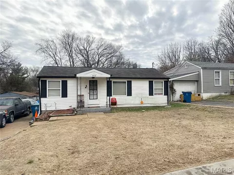 242 Connolly Dr, Saint Louis, MO 63135