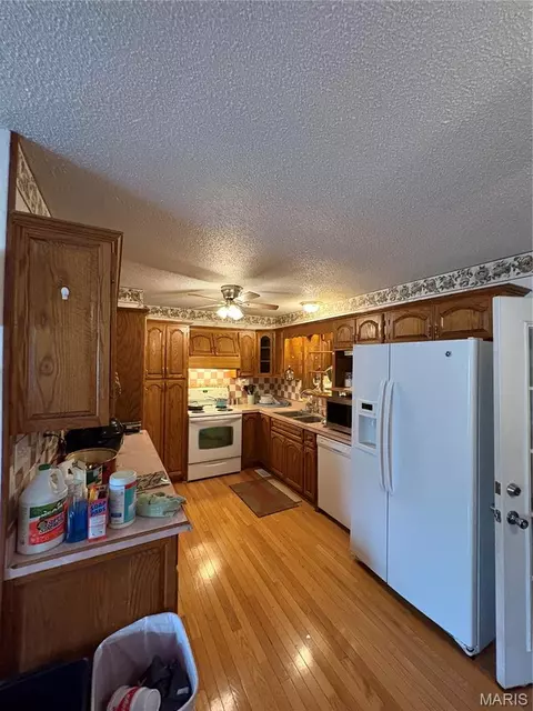 Kitchen - 29623 State Highway C, Potosi, MO 63664 photo 1 of 3