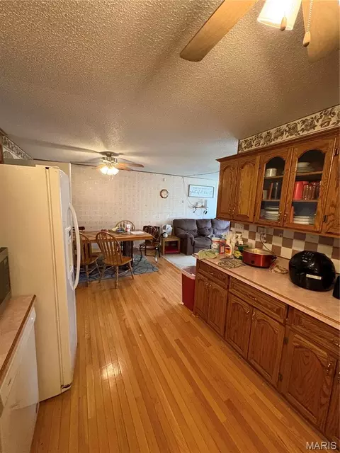 Kitchen - 29623 State Highway C, Potosi, MO 63664 photo 2 of 3
