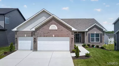 421 Farmhouse Dr, Wentzville, MO 63385