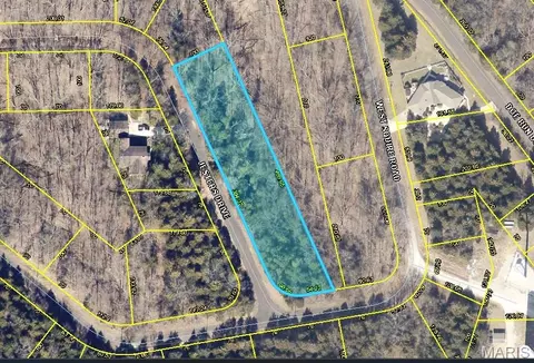 2213 Jesters Dr, Lake Sherwood, MO 63357