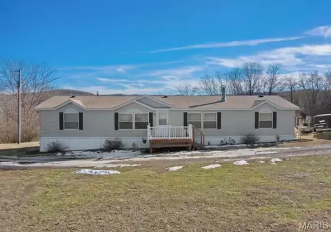 91 Lakeside Dr, Elsberry, MO 63343