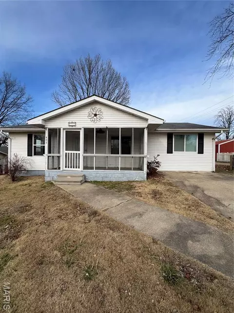 404 Moore St, Dexter, MO 63841