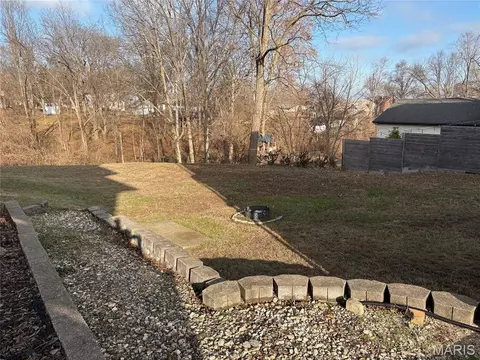 Exterior - 405 Cedar St, Washington, MO 63090 photo 3 of 4