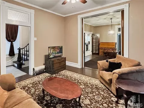 Living - 405 Cedar St, Washington, MO 63090 photo 4 of 6
