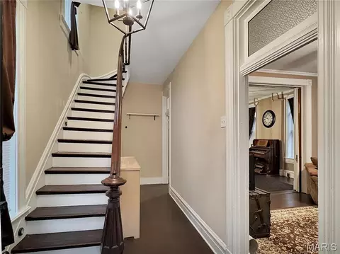 Entry Way - 405 Cedar St, Washington, MO 63090 photo 1 of 11