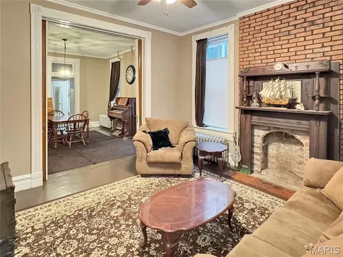 Living - 405 Cedar St, Washington, MO 63090 photo 5 of 6
