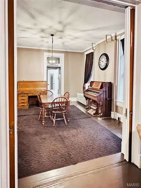 Dining - 405 Cedar St, Washington, MO 63090 photo 2 of 6