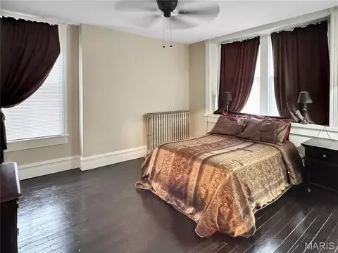 Bedroom - 405 Cedar St, Washington, MO 63090 photo 9 of 11